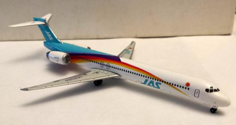 McDonnell Douglas MD-90 1:400 Scale Mould Review - YESTERDAY'S